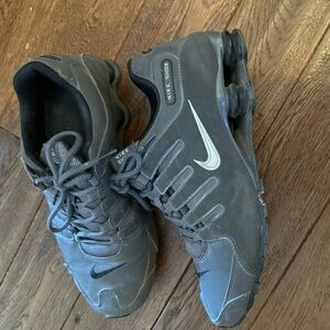 Men’s Nike size 10.5 shox